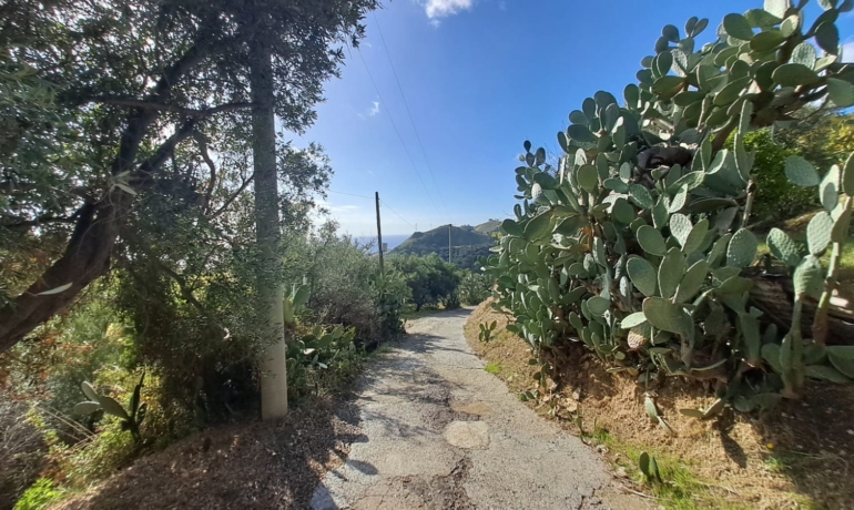 GALATI SANT’ANNA casa indipendente con ampio terreno
