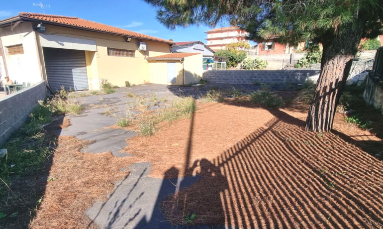 ZONA ETNABAR bottega C/1 con comodo parcheggio