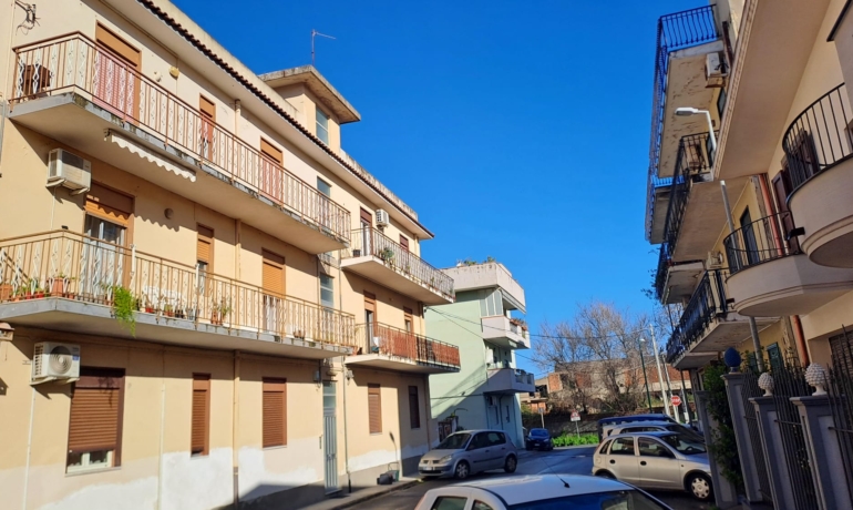 TORREGROTTA luminoso 4 vani