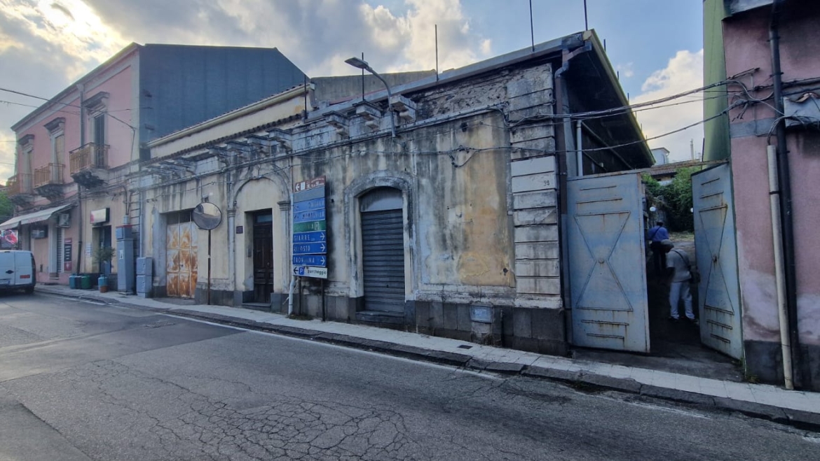 SANTA VENERINA intera proprietà mq.280