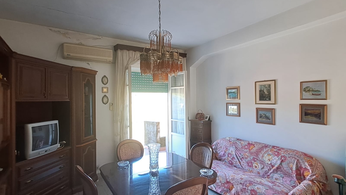 GUALTIERI – SICAMINO’ luminoso 4 vani con terreno