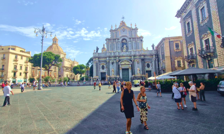 PIAZZA UNIVERSITA’ appartamento mq.370