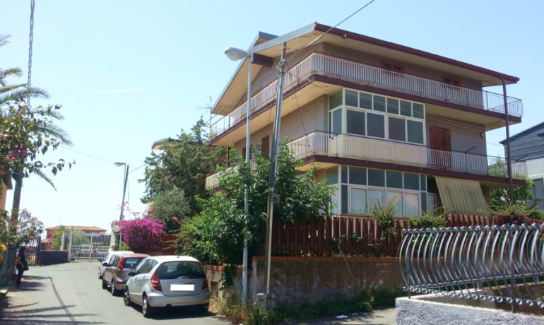 GRAVINA villa indipendente – ideale per 2 famiglie