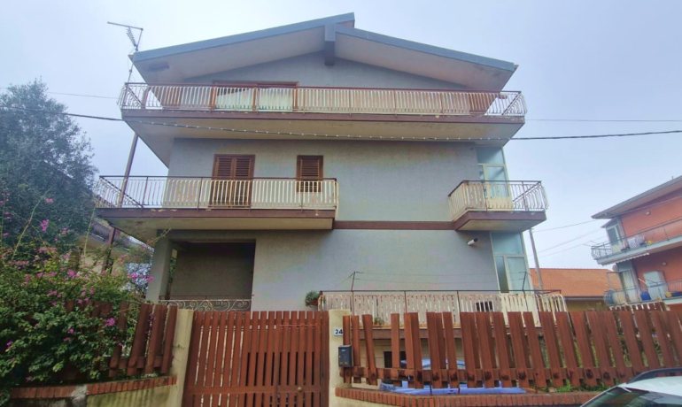 GRAVINA appartamenti in villa