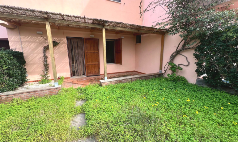 COSTA SARACENA casetta con giardino e garage