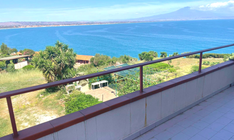 COSTA SARACENA casa panoramicissima su 2 livelli