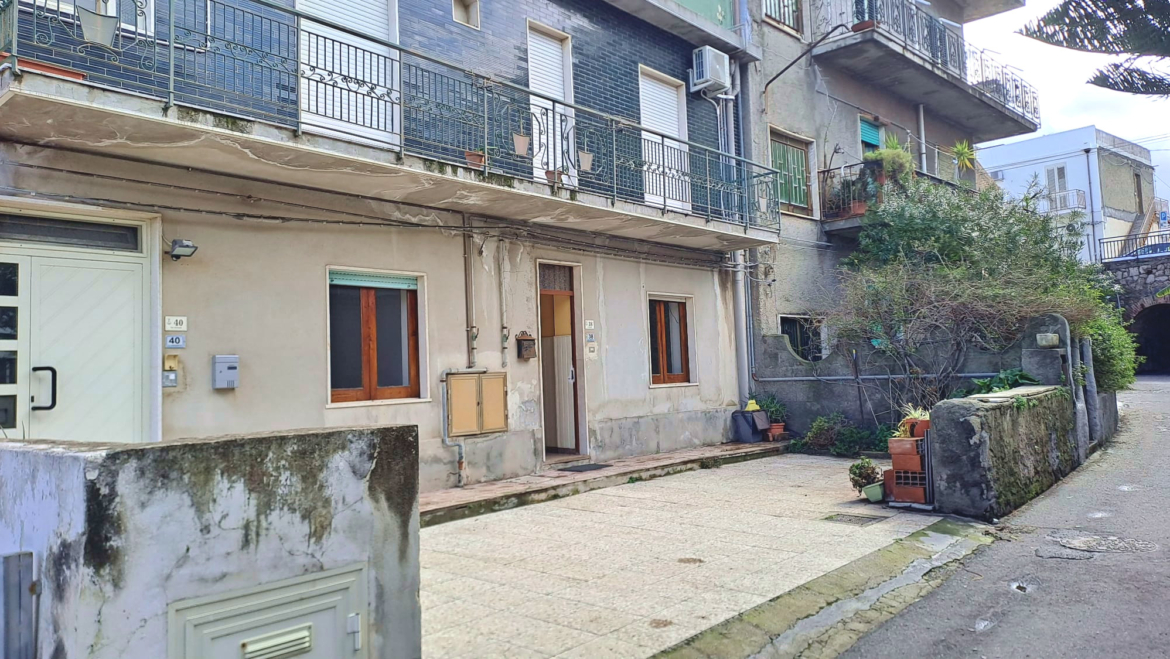 VILLAFRANCA CENTRO semindipendente 3 vani