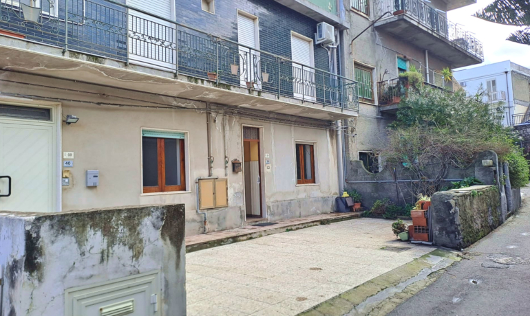 VILLAFRANCA CENTRO semindipendente 3 vani