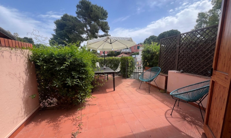 COSTA SARACENA casetta con giardino e garage